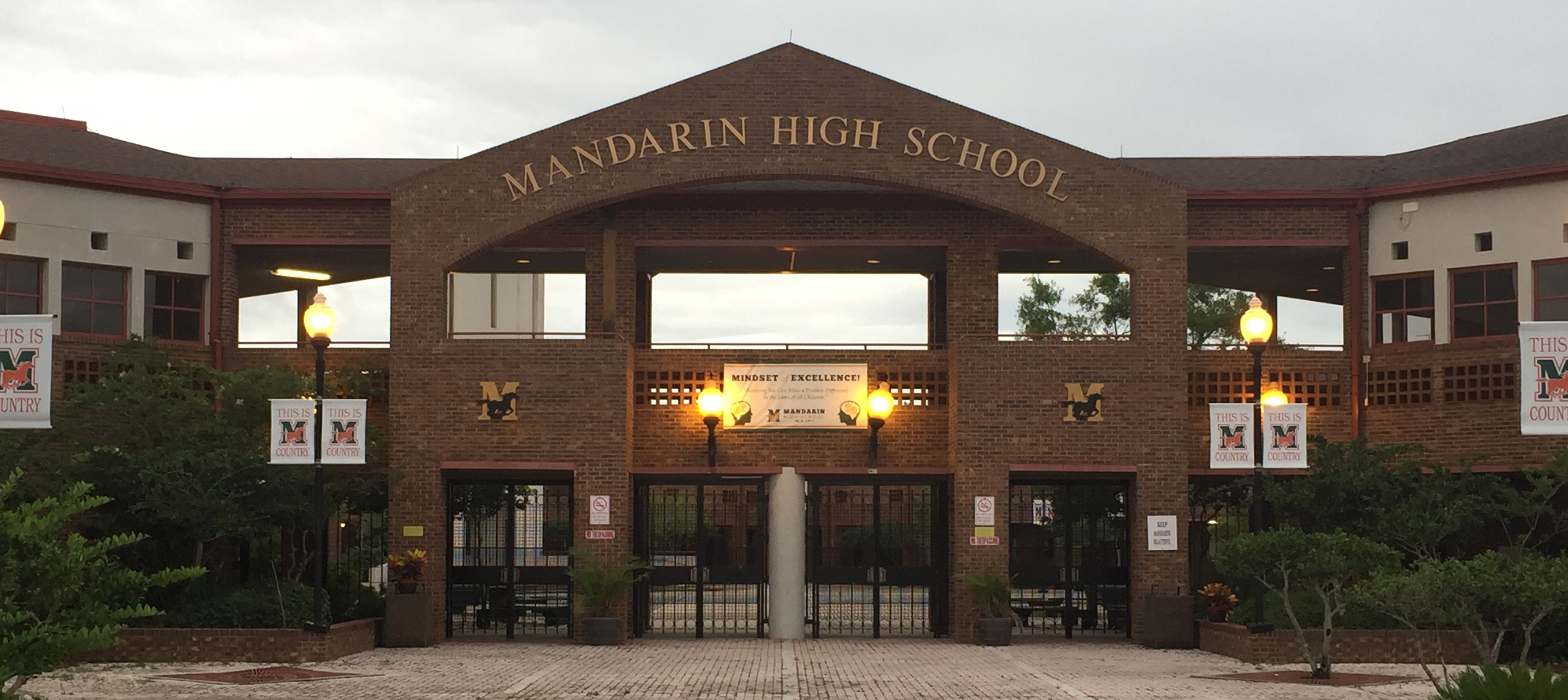 Mandarin High School front of school